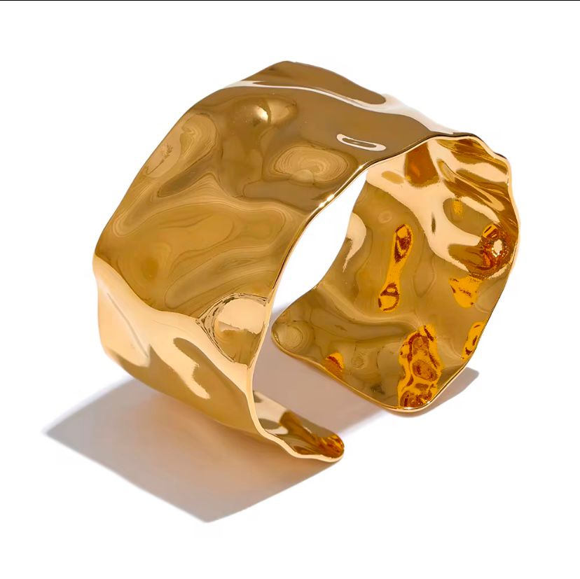 Hammer Pattern Adjustable Wide Cuff