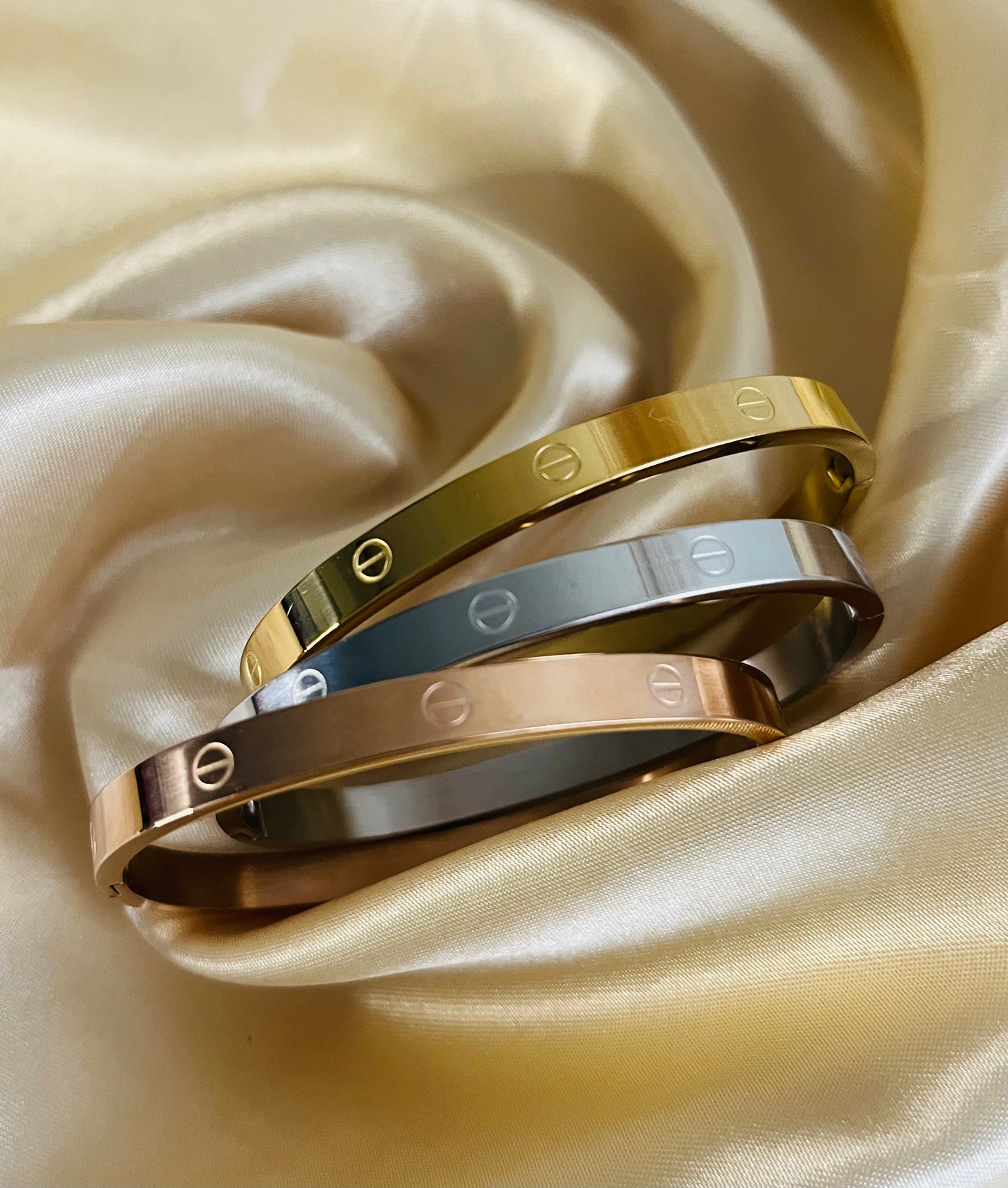 Classic Bangles Bracelets