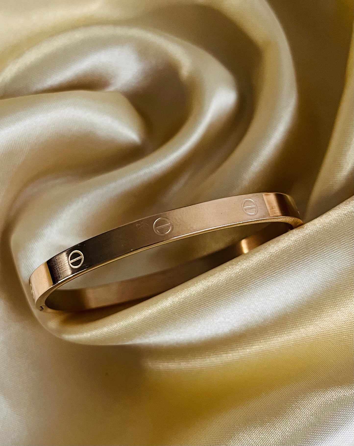 Classic Bangles Bracelets