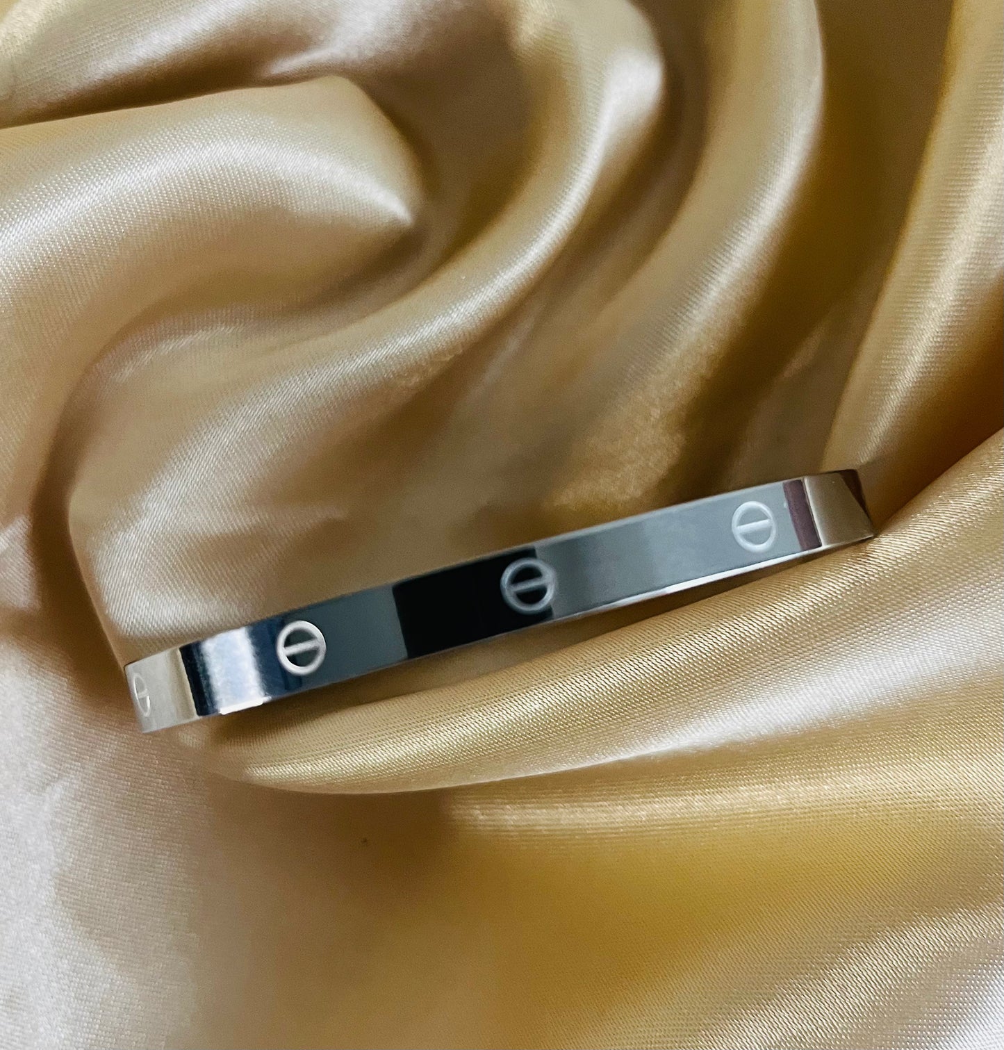 Classic Bangles Bracelets